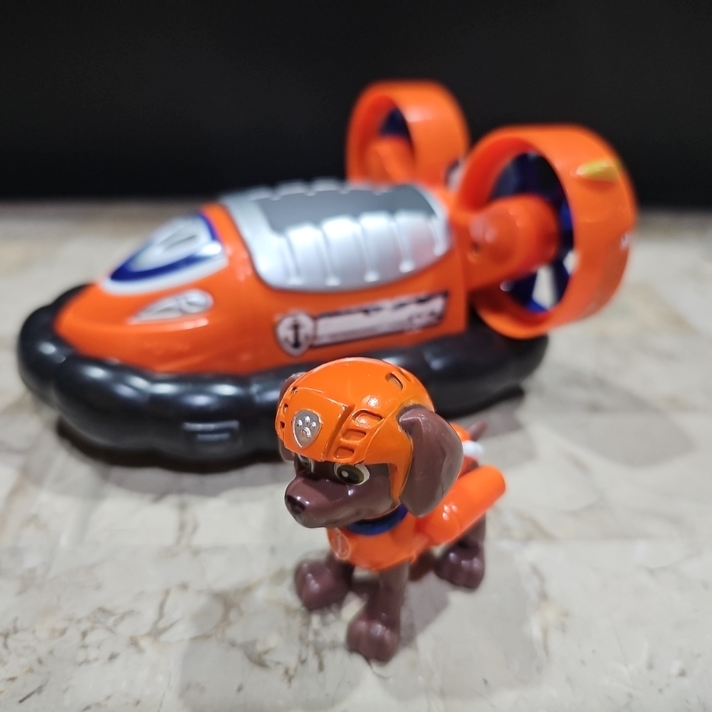 PAW Patrol, Zuma’s Hovercraft Vehicle with Collectible Figure, Set for Kids
